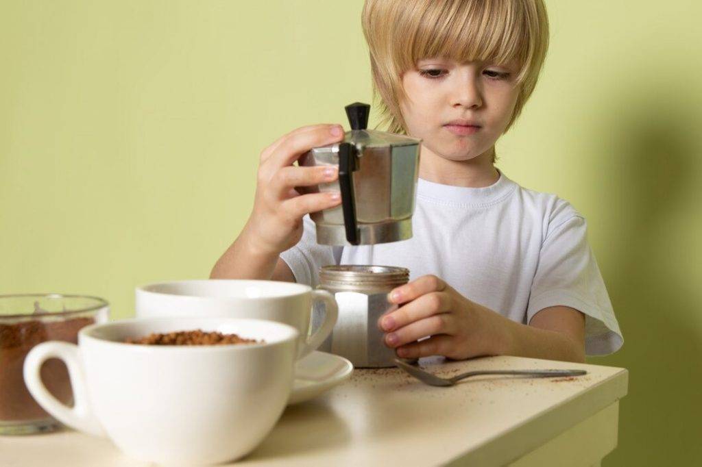 مصرف قهوه برای کودکان مفید هست یا مضر 